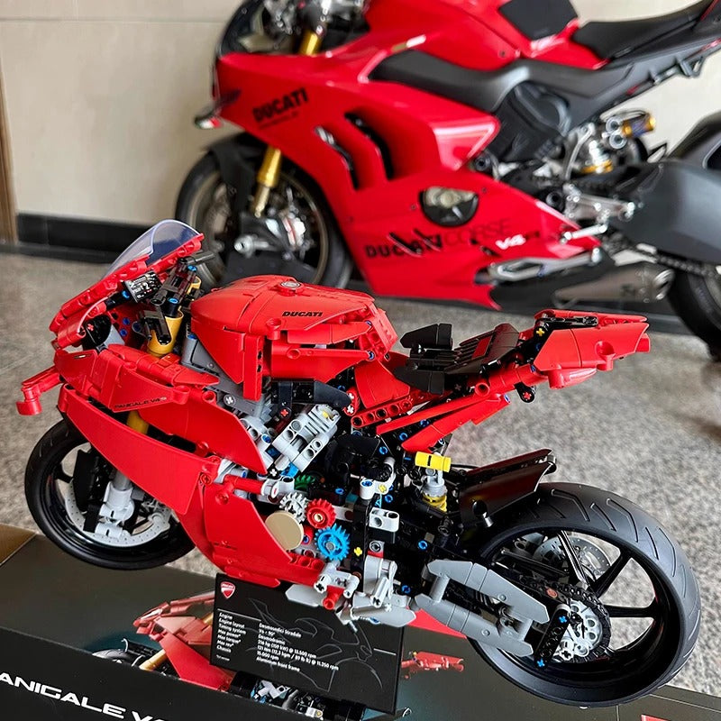 1-12 Scale Buildable Ducati Panigale V4 (1603 pcs)
